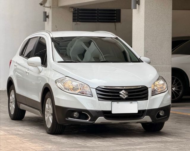 歐洲原裝進口小休旅 撞擊測試5星 安全/省油/大空間 重點僅跑6.9萬  第3張相片