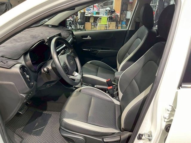 最強進口小車 內裝質感滿分 3.67米車長 原鈑件 認證車 一手漂亮車  第9張相片