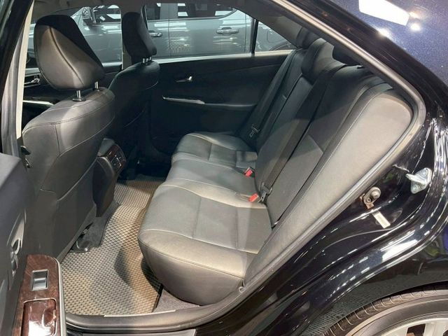 里程僅跑4.5萬 高規版本新車95.9萬 原鈑件 認證車 內外氣氛佳 配備齊全  第11張相片