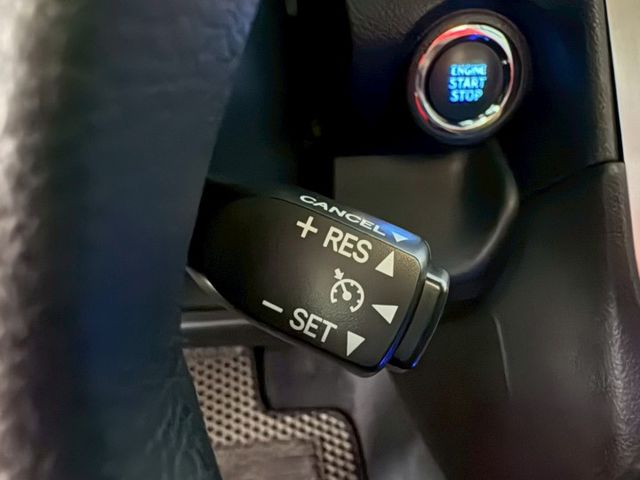 里程僅跑4.5萬 高規版本新車95.9萬 原鈑件 認證車 內外氣氛佳 配備齊全  第13張相片