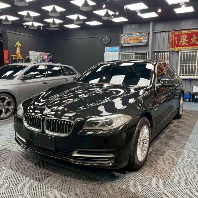 F10 520d 僅跑13.8萬 超省油 黑色寶馬5頭超漂亮  第2張相片