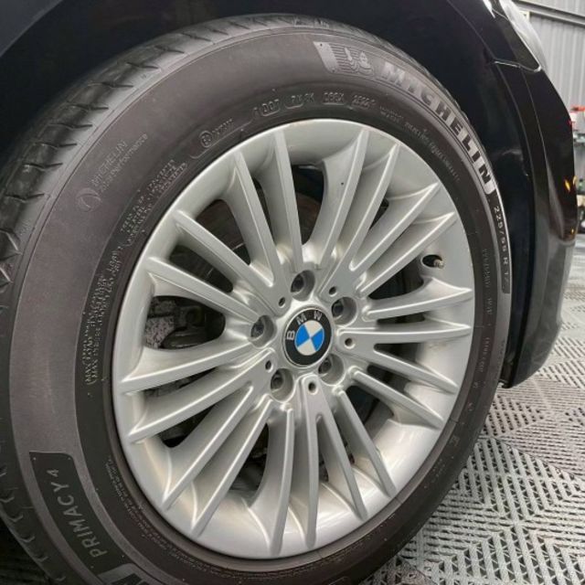 F10 520d 僅跑13.8萬 超省油 黑色寶馬5頭超漂亮  第11張相片