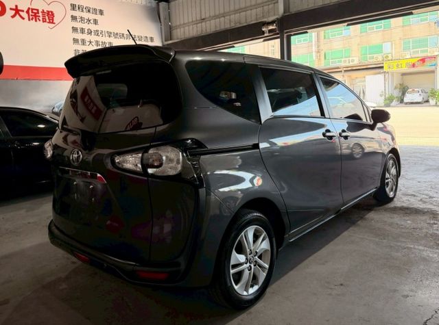 原鈑件 認證車 7人座豪華+ 雙邊電滑門 一手車 原廠保養  第5張相片