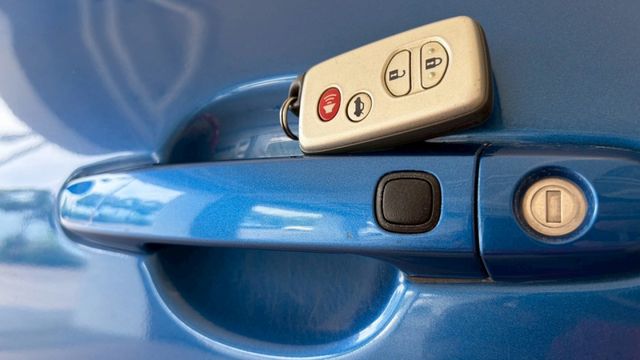10代稀有Z版 多樣實用配備 遮風避雨代步車  第15張相片