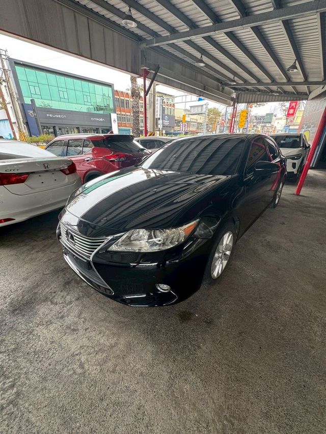 LEXUS凌志 ES300H  第1張相片