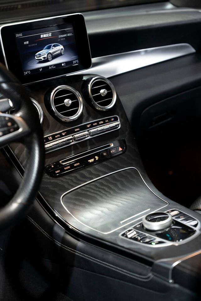 M-BENZ賓士 GLC300 AMG COUPE  第3張相片