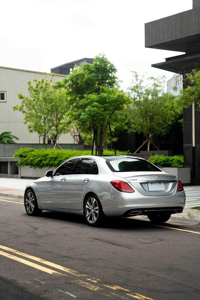 M-BENZ賓士 C300  第5張相片