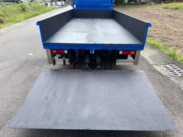 MITSUBISHI三菱 CANTER  第10張相片