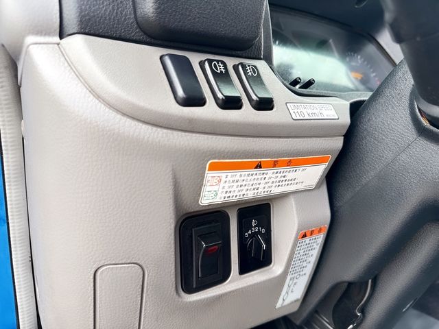 MITSUBISHI三菱 CANTER  第15張相片