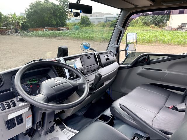 MITSUBISHI三菱 CANTER  第12張相片