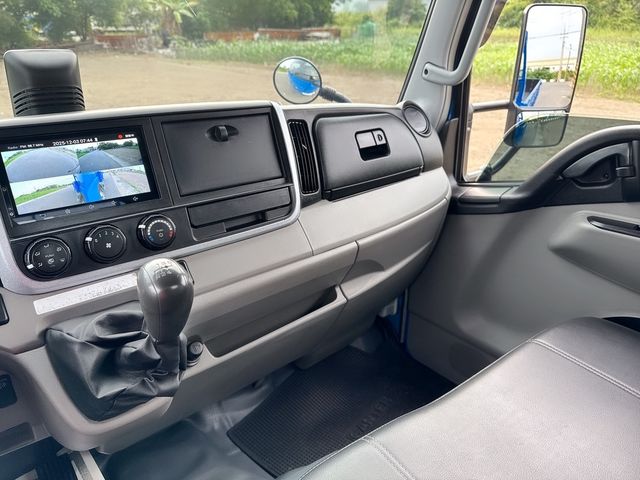 MITSUBISHI三菱 CANTER  第14張相片