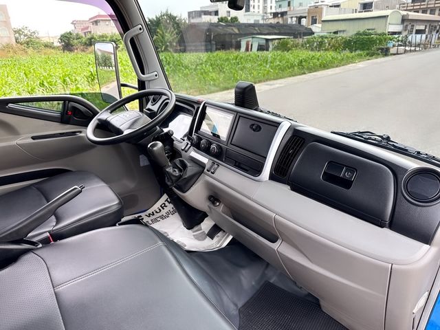 MITSUBISHI三菱 CANTER  第16張相片