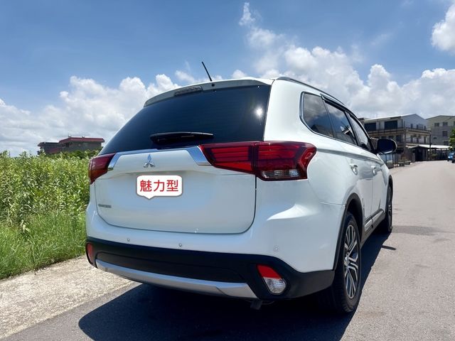 MITSUBISHI三菱 OUTLANDER  第2張相片