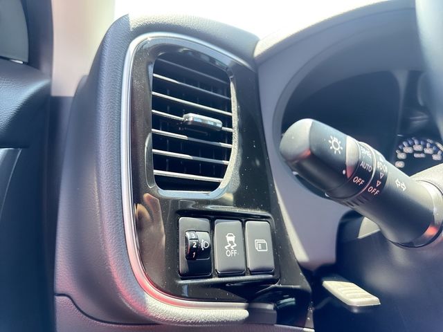 MITSUBISHI三菱 OUTLANDER  第7張相片