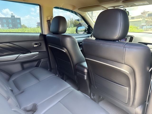 MITSUBISHI三菱 OUTLANDER  第15張相片