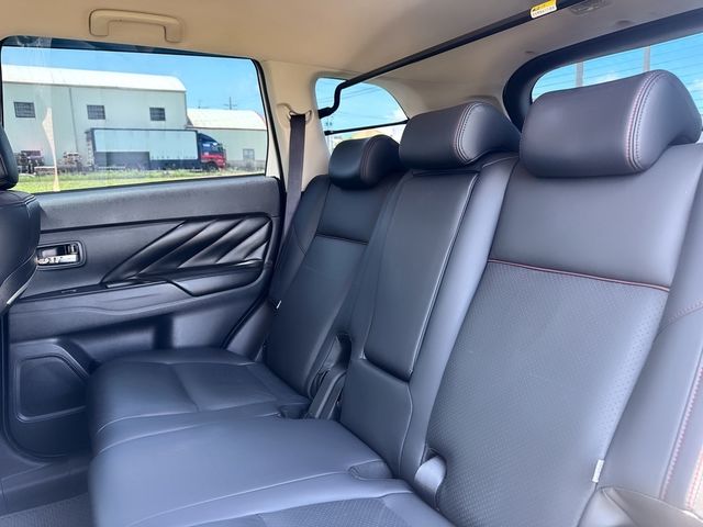 MITSUBISHI三菱 OUTLANDER  第16張相片