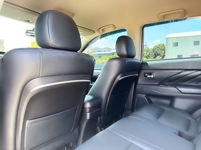 MITSUBISHI三菱 OUTLANDER  第17張相片
