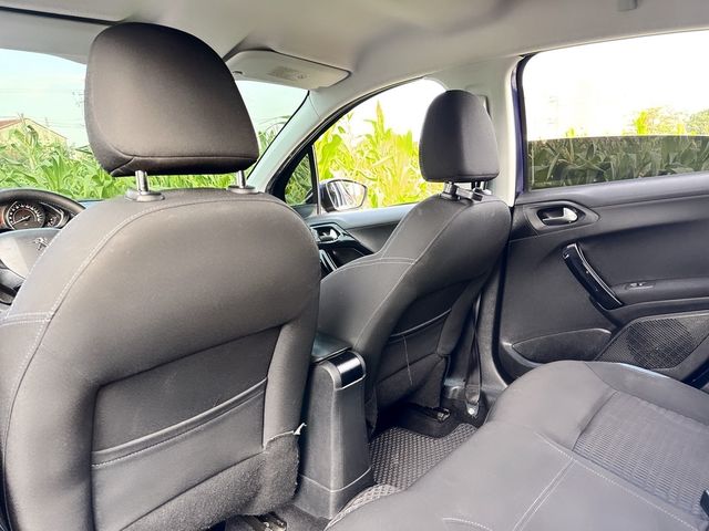 PEUGEOT寶獅 208  第16張相片