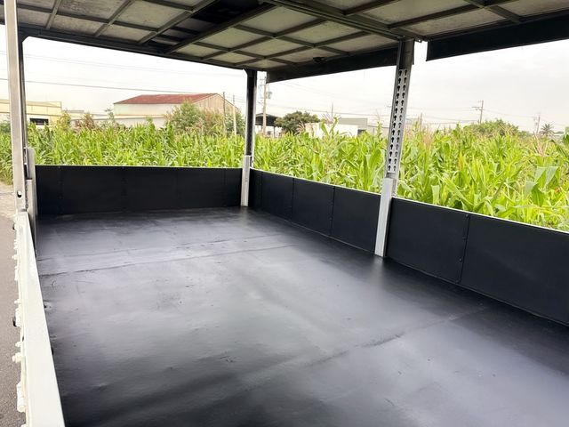 MITSUBISHI三菱 CANTER  第12張相片