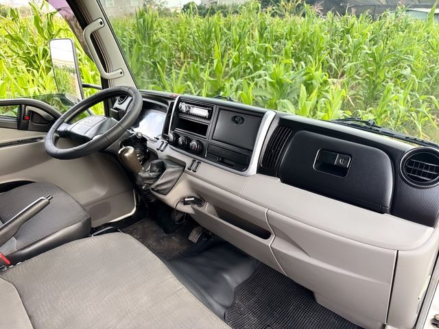 MITSUBISHI三菱 CANTER  第14張相片