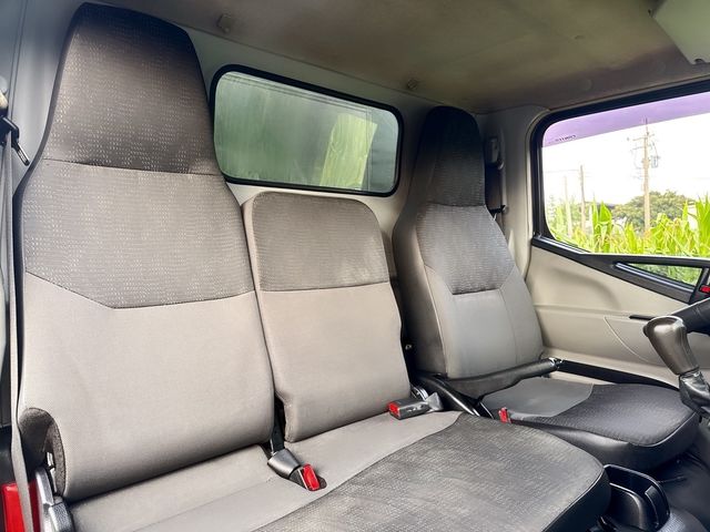 MITSUBISHI三菱 CANTER  第15張相片