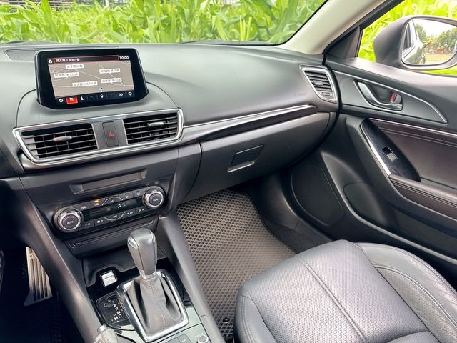 MAZDA馬自達 MAZDA 3  第10張相片