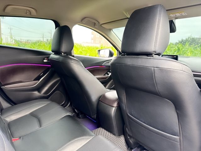 MAZDA馬自達 MAZDA 3  第13張相片