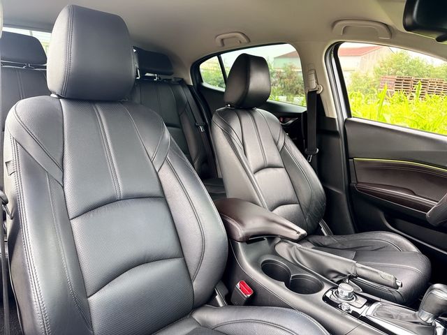 MAZDA馬自達 MAZDA 3  第16張相片