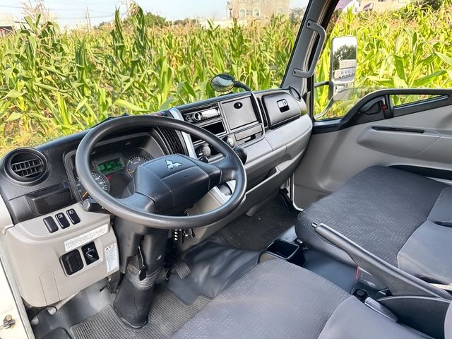 MITSUBISHI三菱 CANTER  第8張相片