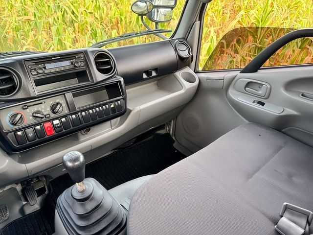 HINO日野 300  第9張相片