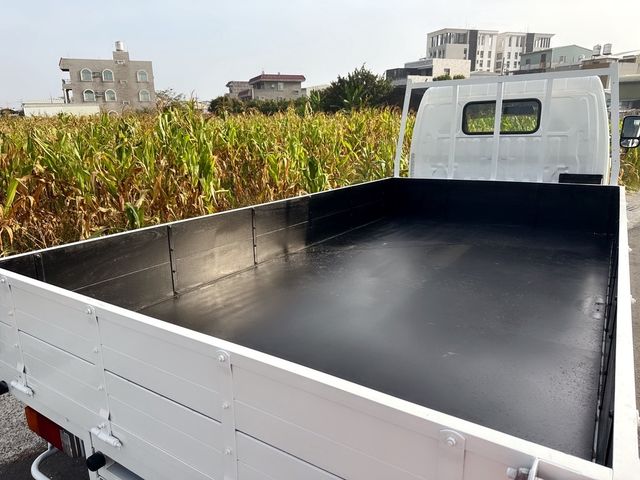 HINO日野 300  第14張相片