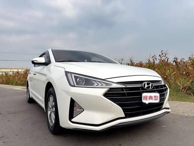 HYUNDAI現代 ELANTRA  第3張相片