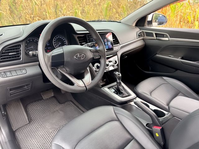 HYUNDAI現代 ELANTRA  第8張相片