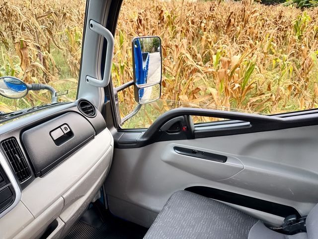 MITSUBISHI三菱 CANTER  第9張相片