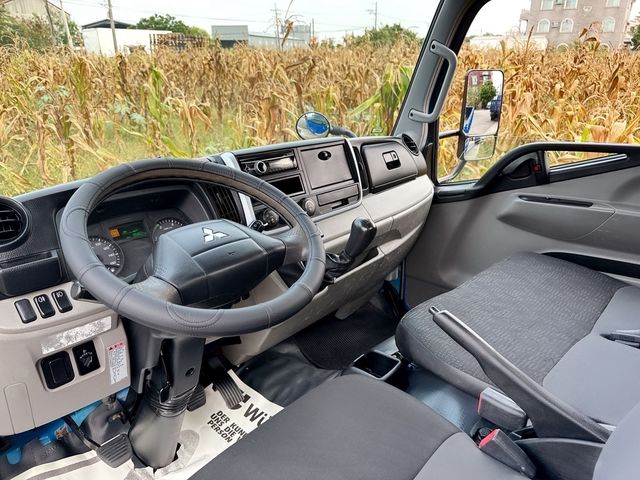 MITSUBISHI三菱 CANTER  第10張相片