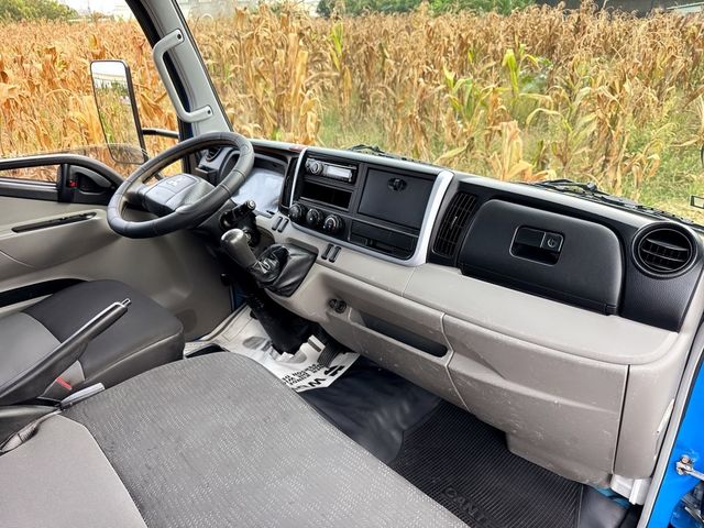 MITSUBISHI三菱 CANTER  第12張相片