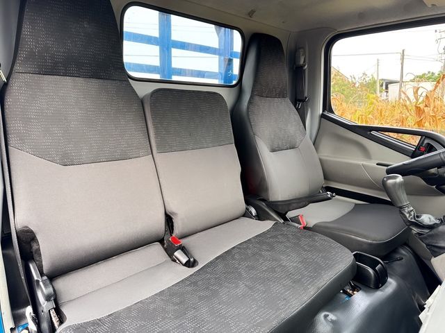 MITSUBISHI三菱 CANTER  第13張相片