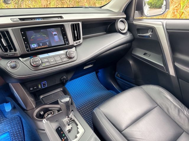 TOYOTA豐田 RAV4  第9張相片