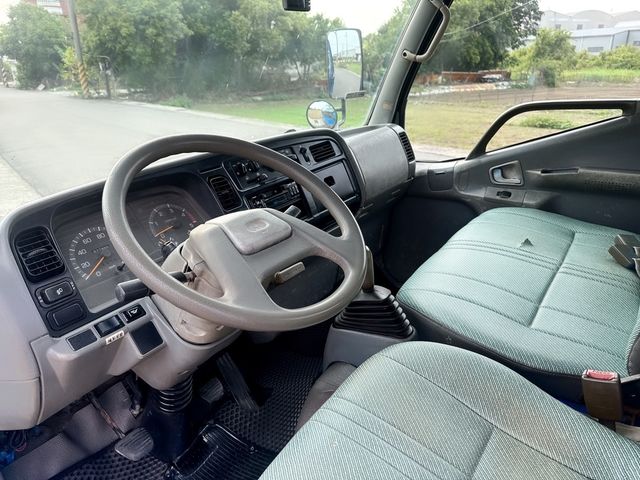 MITSUBISHI三菱 CANTER  第10張相片