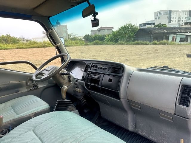 MITSUBISHI三菱 CANTER  第12張相片