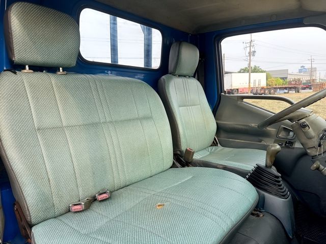 MITSUBISHI三菱 CANTER  第13張相片