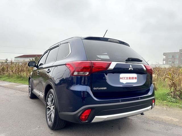 MITSUBISHI三菱 OUTLANDER  第4張相片
