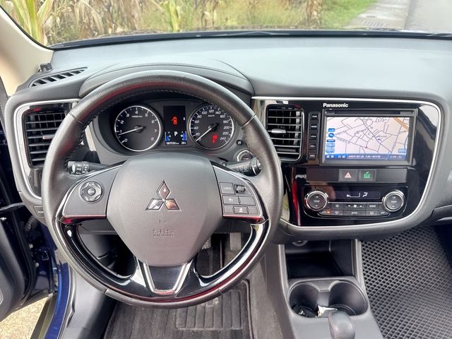 MITSUBISHI三菱 OUTLANDER  第8張相片