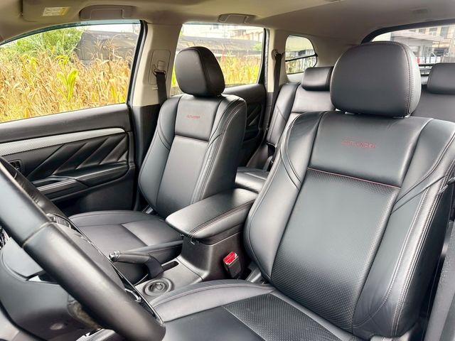 MITSUBISHI三菱 OUTLANDER  第12張相片