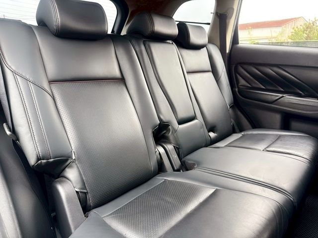 MITSUBISHI三菱 OUTLANDER  第18張相片