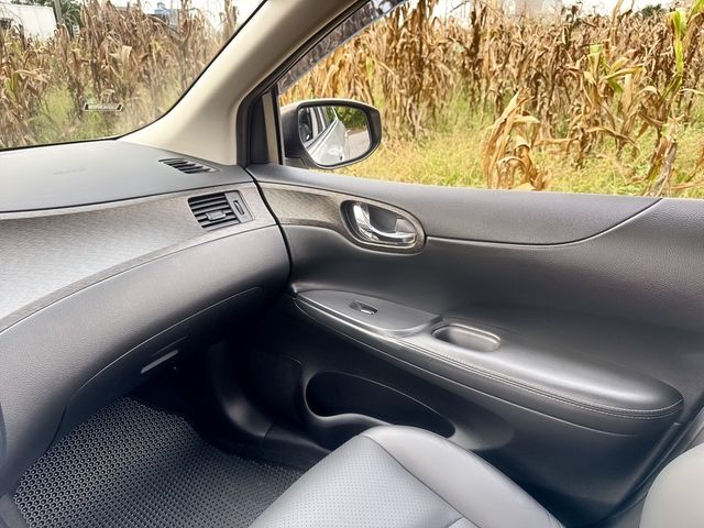 NISSAN日產 TIIDA  第9張相片