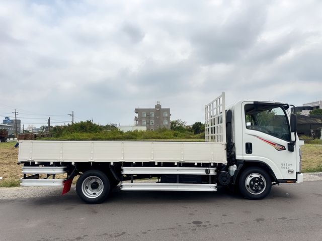 ISUZU五十鈴 NLR  第5張相片