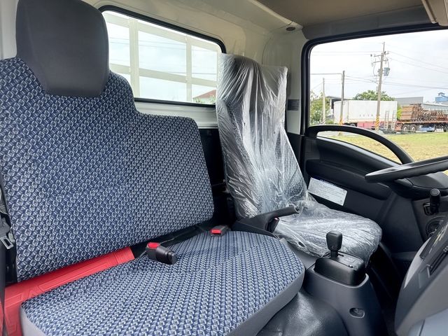 ISUZU五十鈴 NLR  第15張相片