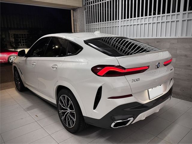 BMW寶馬 X6 XDRIVE40I  第2張相片