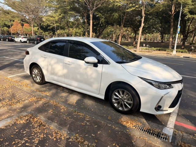 2022年豪華版｜首選代步車｜定速｜省油｜ 全車原版件 ｜恆溫空調｜2年5萬公里保固  第2張相片